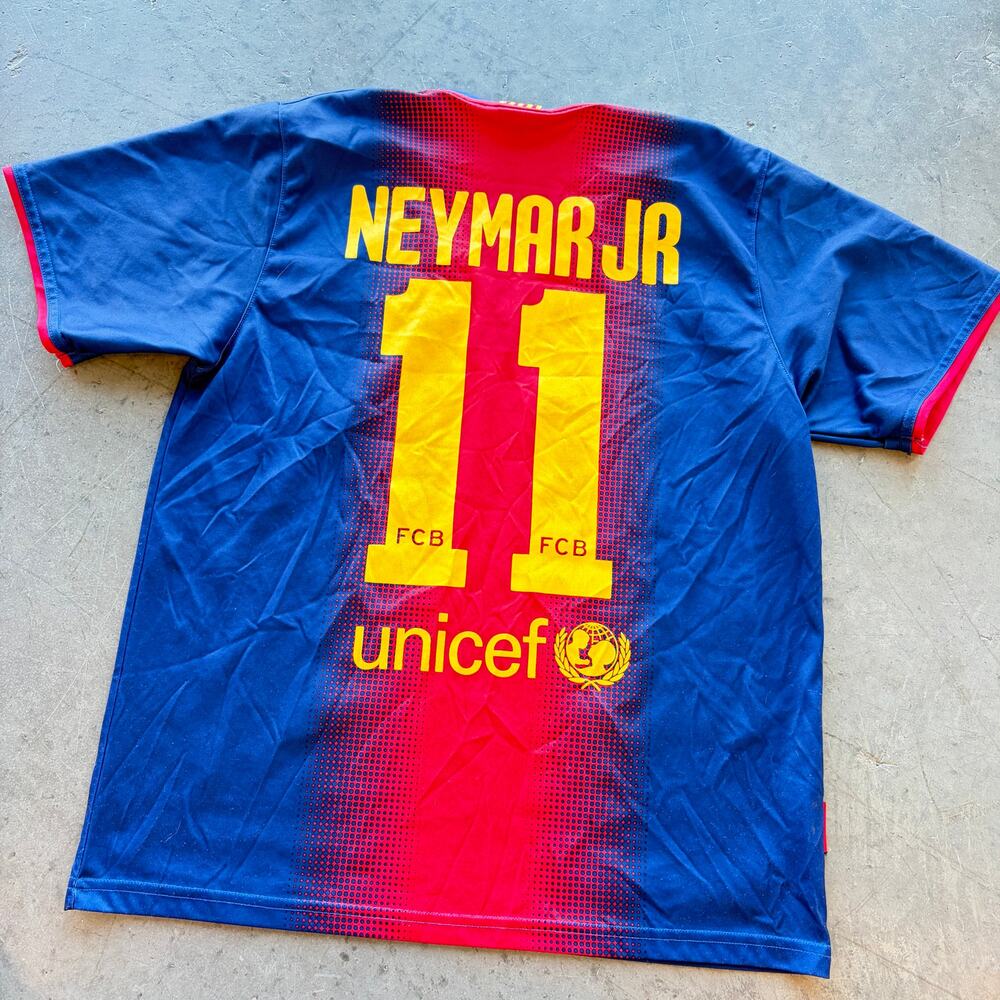 Vintage Y2K Neymar Jr Barcelona 2013 Home 11 Jersey Qatar Airways Medium